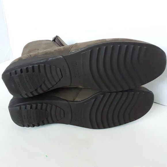 Munro Women's size 9.5N Ankle Boot - Picture 9 of 13